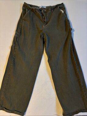 Relaxed Olive Cargo Pants with Multi-Pocket Utility